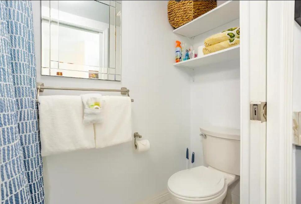 Downtown Hawaiian Theme Condo With Hot Tub, Pool & Beach - Kona Islander Inn 카일루아 코나 외부 사진