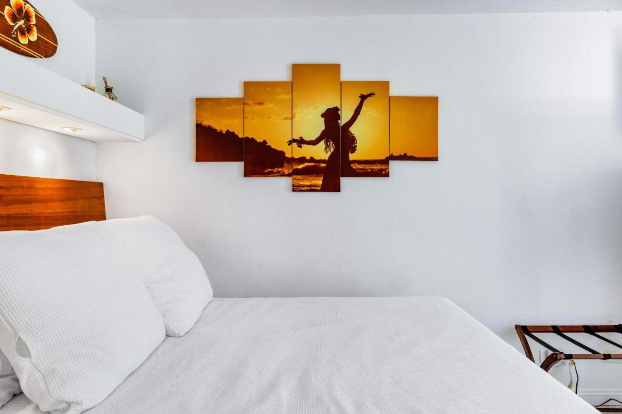 Downtown Hawaiian Theme Condo With Hot Tub, Pool & Beach - Kona Islander Inn 카일루아 코나 외부 사진