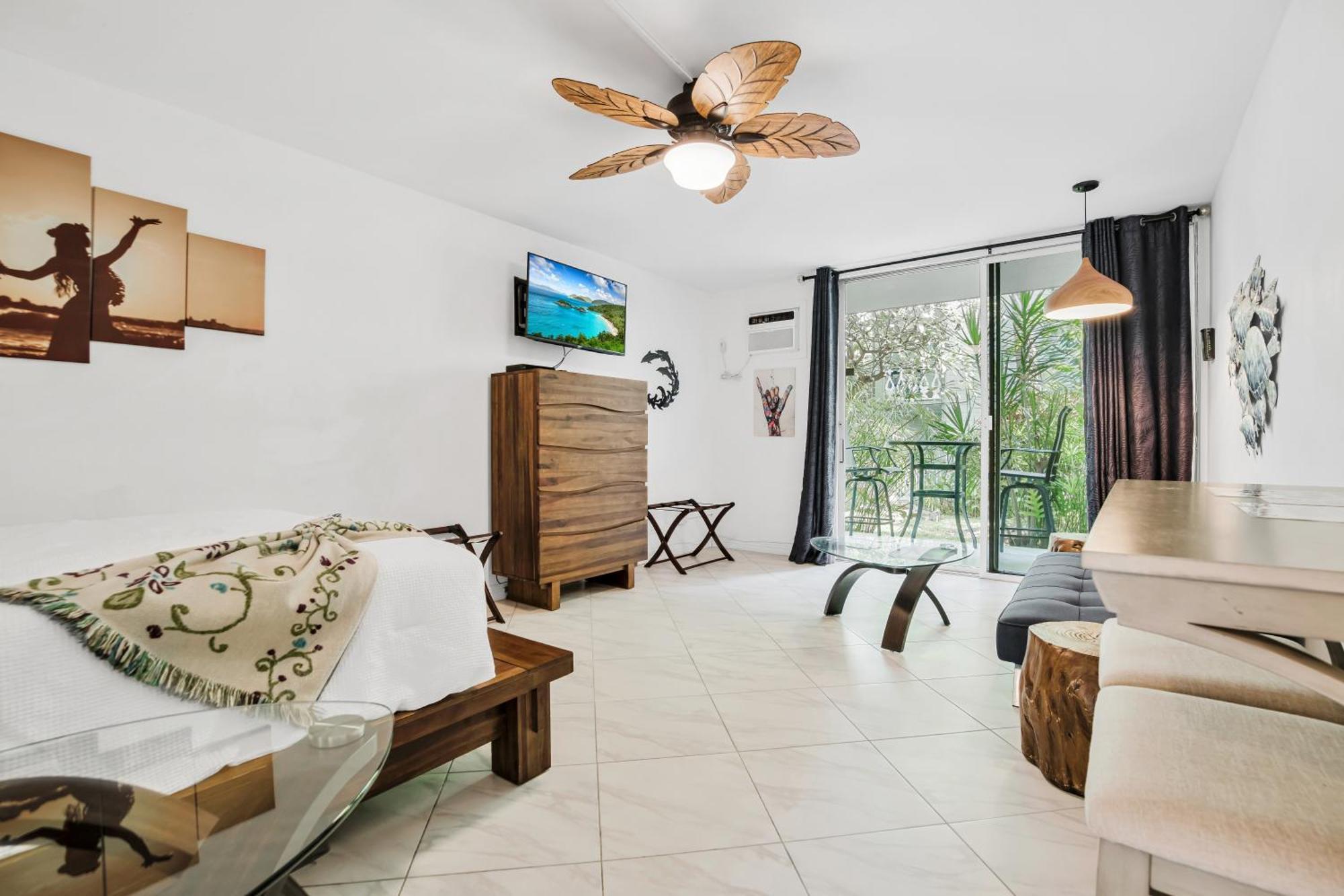 Downtown Hawaiian Theme Condo With Hot Tub, Pool & Beach - Kona Islander Inn 카일루아 코나 외부 사진