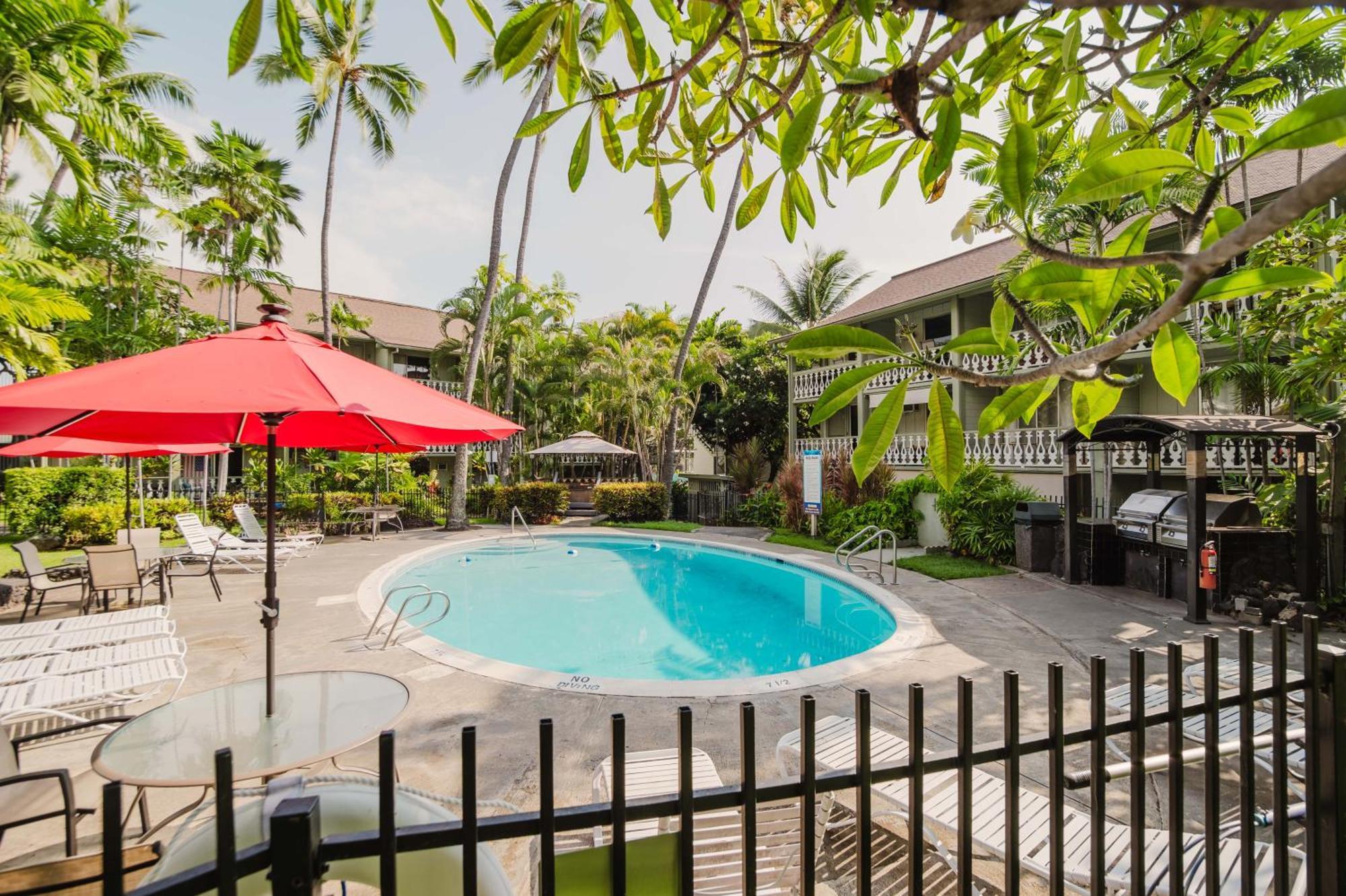 Downtown Hawaiian Theme Condo With Hot Tub, Pool & Beach - Kona Islander Inn 카일루아 코나 외부 사진