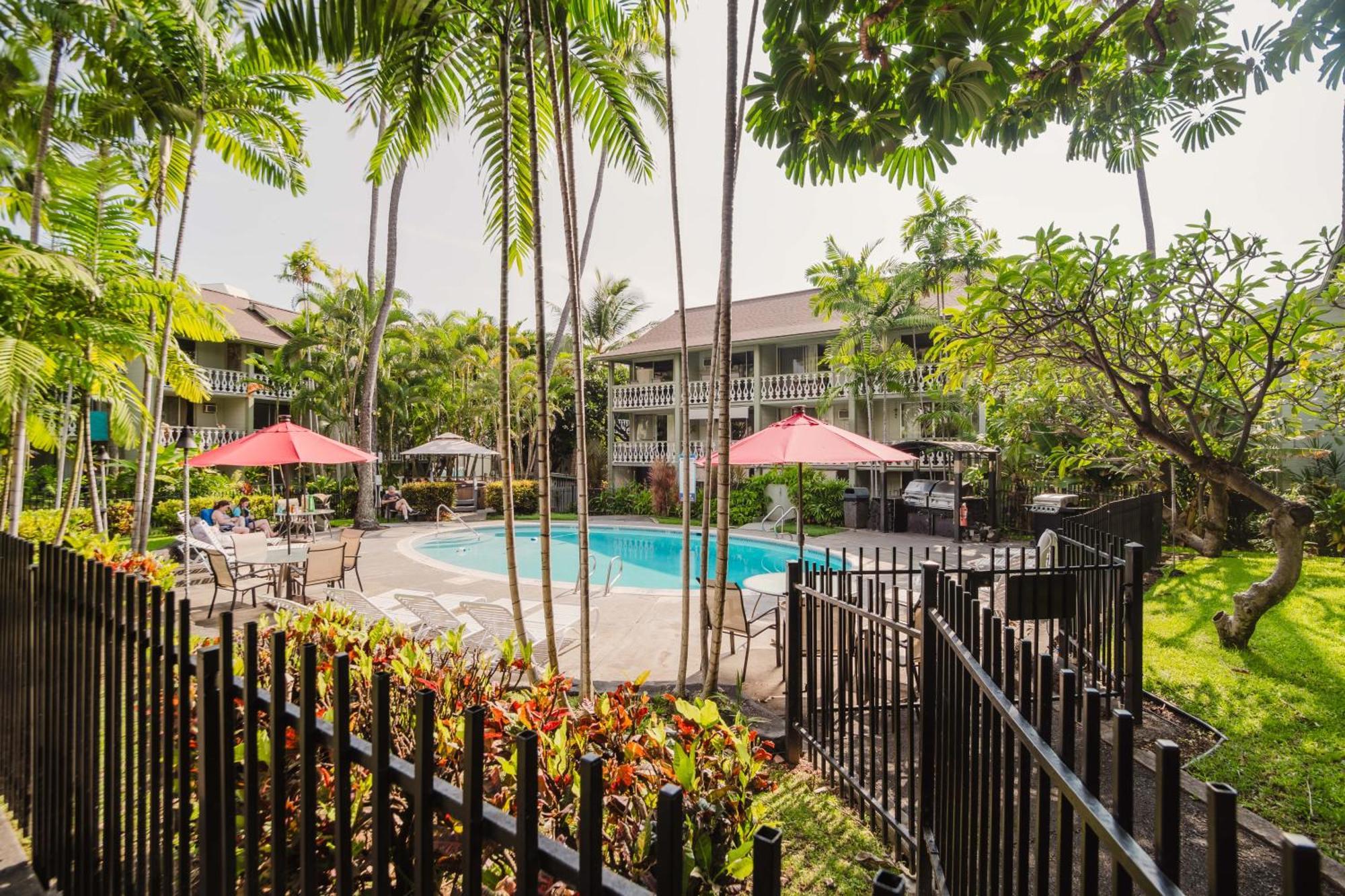 Downtown Hawaiian Theme Condo With Hot Tub, Pool & Beach - Kona Islander Inn 카일루아 코나 외부 사진